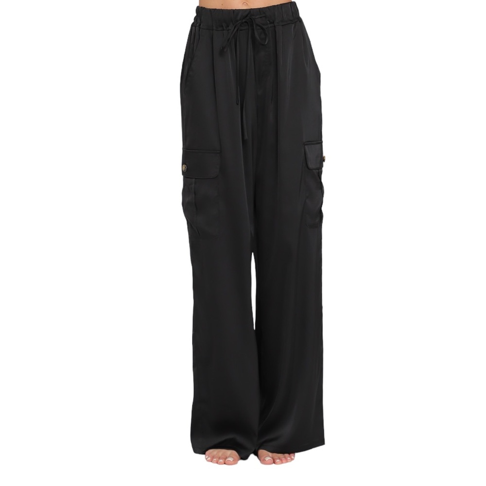 Black High Waisted Cargo W/Pockets Pants NWT - (#0103) - Picture 4 of 6